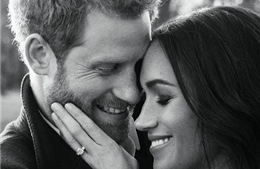 Hoàng tử Harry và vợ sắp cưới đắm say hạnh phúc trong ảnh đính hôn