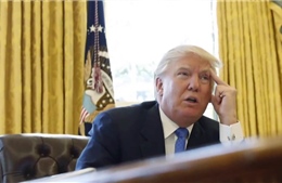 Tổng thống Trump lên Twitter 'chĩa mũi dùi' vào 2 quan chức FBI trong một ngày