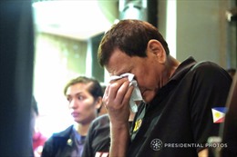 Tổng thống Philippines bật khóc bất lực vì 37 nạn nhân hỏa hoạn