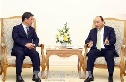 Thủ tướng Nguyễn Xuân Phúc tiếp Bộ trưởng Bộ Tái thiết kinh tế Nhật Bản 