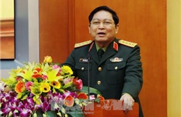 Đại tướng Ngô Xuân Lịch dâng hương tưởng niệm Anh hùng liệt sĩ ở thị xã Long Khánh