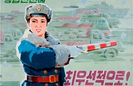 Tranh cổ động tiết lộ gì về cuộc sống dân Triều Tiên?