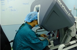 Robot phẫu thuật cắt tuyến tiền liệt tận gốc điều trị ung thư