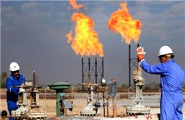 Giá dầu &#39;vọt&#39; lên mức cao nhất hai năm rưỡi tại châu Á 