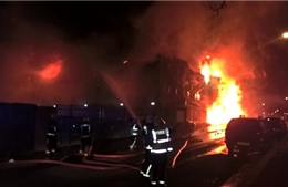 Cháy nhà hàng Bếp Mường ở Hà Nội, 17 người mắc kẹt bên trong