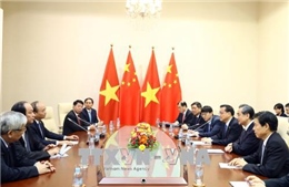 Thủ tướng Nguyễn Xuân Phúc gặp Thủ tướng Trung Quốc Lý Khắc Cường