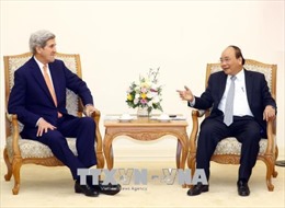 Thủ tướng Nguyễn Xuân Phúc tiếp cựu Ngoại trưởng Hoa Kỳ John Kerry 
