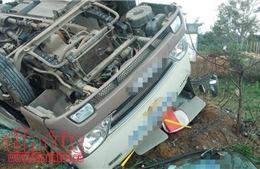 Lật xe buýt tại Phú Yên, 3 người bị thương 
