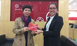 SeABank trao thưởng cho chủ thẻ SeALady trúng chuyến du lịch Singapore