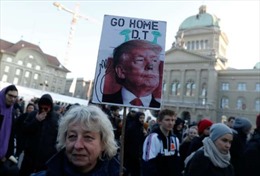 Thụy Sĩ: Hàng trăm người biểu tình phản đối Tổng thống Trump tới Davos