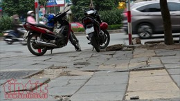 Chủ trương lát đá vỉa hè ở Hà Nội đã bị các quận, huyện &#39;bóp méo&#39; 