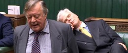Nghị sĩ Anh ngủ say sưa giữa phiên tranh luận Brexit của Hạ viện