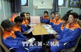 Nghệ An: Cứu hộ tàu cá cùng 10 thuyền viên bị nạn trên biển 
