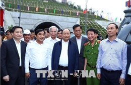Thủ tướng Nguyễn Xuân Phúc thăm hầm đường bộ Đèo Cả