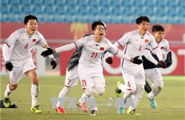 Người hâm mộ tại Malaysia và Nhật Bản vỡ òa hạnh phúc trước kỳ tích của đội U23 Việt Nam