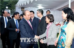 Thủ tướng gặp gỡ cán bộ, nhân viên Đại sứ quán Việt Nam tại Ấn Độ