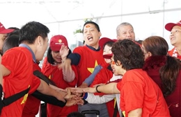 &#39;Trống giong cờ mở&#39; lên đường sang Trung Quốc cổ vũ đội tuyển U23 Việt Nam