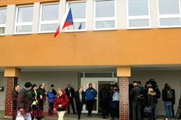 Bầu cử Tổng thống Séc vòng hai: Cử trí tích cực đi bỏ phiếu 