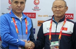 HLV U23 Uzbekistan khâm phục lối chơi đẹp mắt của U23 Việt Nam