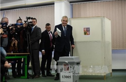 Bầu cử Tổng thống Séc vòng hai: Ông Milos Zeman tái đắc cử