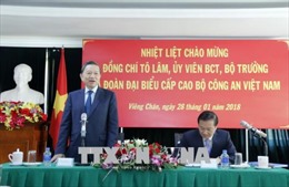 Bộ trưởng Công an Tô Lâm thăm và làm việc với cán bộ nhân viên Đại sứ quán Việt Nam tại Lào 