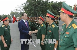 Chủ tịch nước Trần Đại Quang thăm, chúc Tết cán bộ, chiến sĩ Quân đoàn 4 