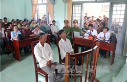 Miễn hình phạt tù cho &#39;hai nông dân nhận hối lộ&#39; ở Bình Thuận