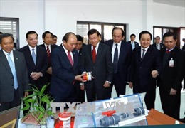 Thủ tướng dự Lễ khánh thành Trung tâm Đào tạo cán bộ khoa học công nghệ Lào 