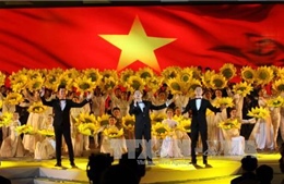 Chương trình Xuân Quê hương 2018 có chủ đề &#39;Việt Nam rạng ngời tương lai&#39;