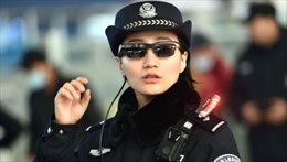 Kính râm đặc biệt giúp cảnh sát Trung Quốc phát hiện tội phạm trong nháy mắt