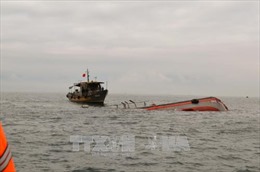 Lật thuyền nan trên biển, 2 ngư dân Quảng Trị mất tích 