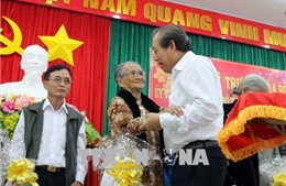Phó Thủ tướng Trương Hòa Bình thăm, tặng quà Tết tại Ninh Thuận 