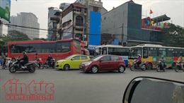 Ngày 26 Tết, ùn tắc giao thông tại các bến xe tới ‘cửa ngõ’ ra vào Hà Nội bất kỳ lúc nào 