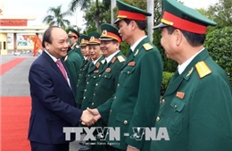 Thủ tướng Nguyễn Xuân Phúc làm việc tại Quân khu 5 