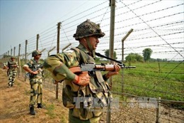 Đấu súng hơn 30 giờ với khủng bố, 5 binh sĩ Ấn Độ thiệt mạng