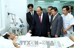 Thủ tướng thăm, kiểm tra công tác ứng trực Tết tại  Bệnh viện C Đà Nẵng 