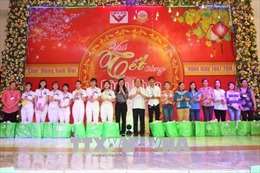 Lãnh đạo Thành phố Hồ Chí Minh vui Tết cùng công nhân 