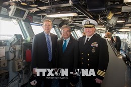 Đại sứ Việt Nam tại Mỹ Phạm Quang Vinh thăm Norfolk và tàu sân bay USS George H.W. Bush
