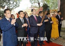 Chủ tịch nước Trần Đại Quang dâng hương khai xuân Mậu Tuất 2018