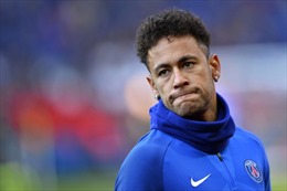 Neymar phải đổi sang chơi môn khác nếu muốn thoát bóng Messi