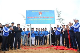 Trung ương Đoàn và Vietnam Airlines chung tay trồng 11.000 cây xanh rừng chắn sóng