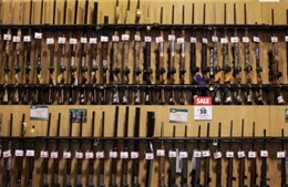 Hãng bán lẻ súng hàng đầu nước Mỹ tuyên bố ngừng bán súng trường 