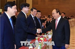 Thủ tướng Nguyễn Xuân Phúc dự Hội nghị gặp mặt các nhà đầu tư tại tỉnh Nghệ An
