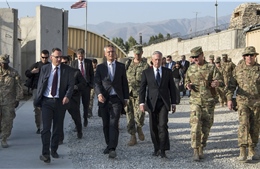 Bộ trưởng Quốc phòng Mỹ trở lại Afghanistan thúc đẩy hòa đàm với Taliban