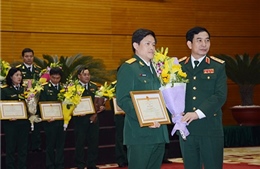 Khen thưởng các nhà giáo Quân đội đạt Giáo sư, Phó Giáo sư năm 2017
