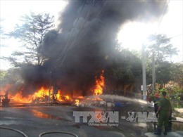 Bình Dương: Cháy lớn tại kho phế liệu gần trường tiểu học