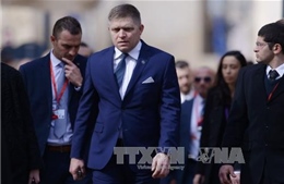Tổng thống Slovakia chấp thuận điều kiện từ chức của Thủ tướng Fico 