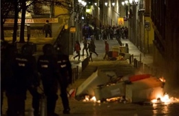 Tây Ban Nha: Bắt giữ 6 người trong vụ biểu tình bạo lực tại thủ đô 
