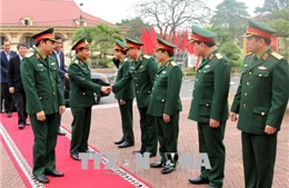 Phó Chủ tịch Quốc hội Đỗ Bá Tỵ thăm và làm việc tại Quân khu 2 