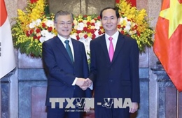 Chủ tịch nước Trần Đại Quang đón tiếp Tổng thống Hàn Quốc Moon Jae-in